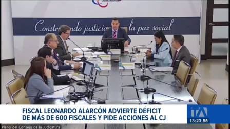 El fiscal Leonardo Alarcón advierte que se necesitan más de 630 nuevos agentes fiscales para enfrentar la acumulación masiva de trámites en el país. Un reportaje de Fausto Yépez