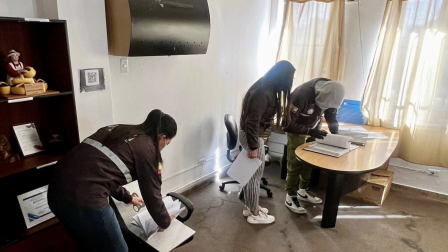 Agentes recaban documentación durante operativo en la capital