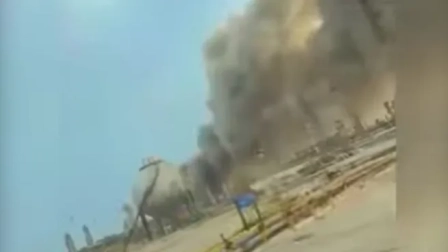 Un dron impactó una refinería, una de las más grandes del mundo.