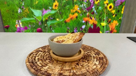 Este lunes 2 de marzo del 2026 preparamos sopa de cebolla, junto al chef Felipe Campana.