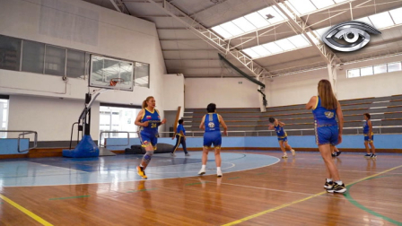 Rompen estereotipos dentro y fuera de la cancha: mujeres mayores de 65 años que compiten con pasión y disciplina. Integran la selección ecuatoriana de maxibásquet y son las primeras campeonas mundiales en su categoría. Un reportaje inspirador.