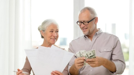 En Ecuador, los adultos mayores se pueden beneficiar de la devolución del IVA