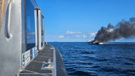 Autoridades verifican posible impacto ambiental tras incendio de embarcación cerca de isla Santiago