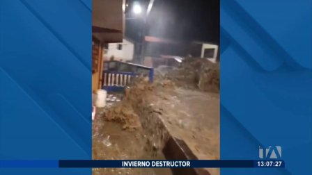 Una fuerte corriente de lodo y escombros atravesó calles y viviendas en el cantón orense tras las intensas lluvias. Un reportaje de Catalina García