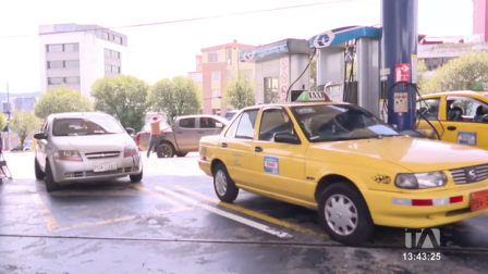 Se prevee un incremento a los combustibles este 12 de diciembre debido a tensiones del mercado petrolero; el Gobierno analiza aumentar la producción. Un reportaje de Lucía Clavijo