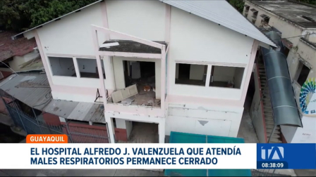 El icónico centro de salud en el Cerro del Carmen de Guayaquil luce deteriorado y abandonado, generando preocupación por la seguridad en el sector. Un reportaje de Camila Guevara