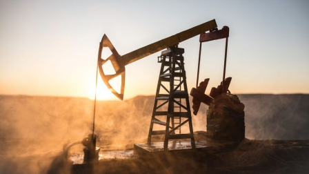 El precio del barril del crudo superó los 100 dólares por el conflicto en Medio Oriente.