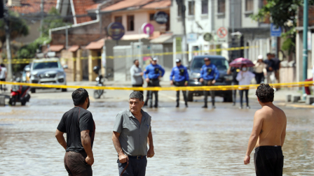 Emergencia en Cuenca por el desbordamiento del río Yanuncay por las fuertes lluvias.