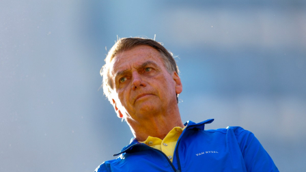 El expresidente brasileño Jair Bolsonaro fue hospitalizado el 13 de marzo de 2026 tras sentirse indispuesto en la prisión donde cumple condena por planear un golpe de Estado, según informó su hijo.