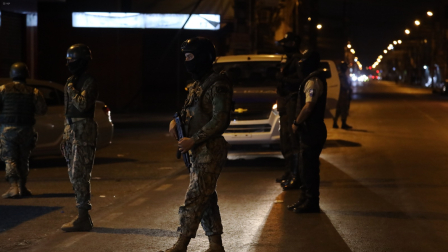 Los militares desplegarán operaciones antidelincuenciales durante el toque de queda focalizado en Ecuador.
