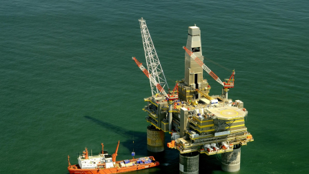 Precio del barril de petróleo se elva por conflicto en Medio Oriente