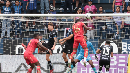 Encuentro entre Independiente del Valle vs Aucas, en el estadio Banco Guayaquil.