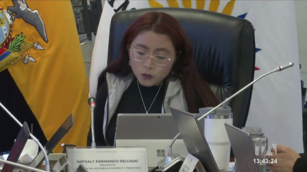 El oficialismo defiende un cumplimiento del 87%, mientras el correísmo critica el alto gasto en bonos de desarrollo social. Un reportaje de Karen Haro