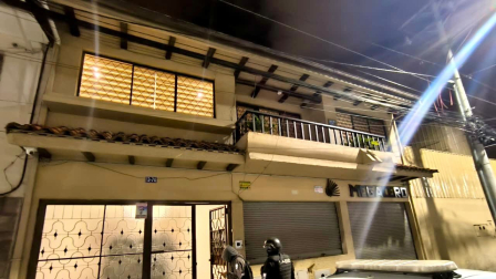 Las autoridades allanaron la vivienda del alcalde de Cuenca, Cristian Zamora.