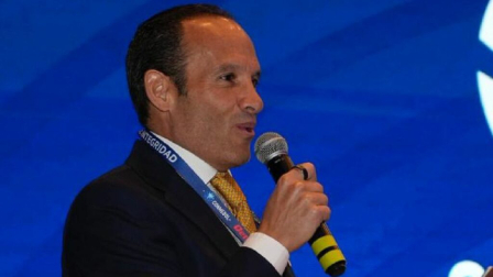 Francisco Egas, presidente de la FEF, durante un evento