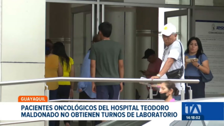 Pese a tener nueva gerencia, los afiliados denuncian largas esperas por citas y falta de limpieza en la casa de salud más grande del país. Un reportaje de Jazmín Solís