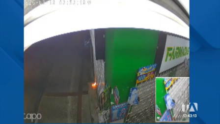 El atentado ocurrió durante la madrugada en pleno toque de queda. Un sujeto desconocido colocó el explosivo generando daños materiales y pánico. Un reportaje de Ricardo Cruzatty