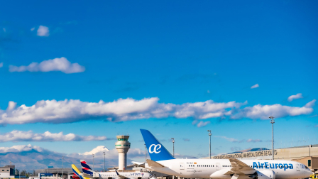 El abastecimiento de combustible para aviones a turbina que vuelan entre Quito y Guayaquil se realizará al 50%