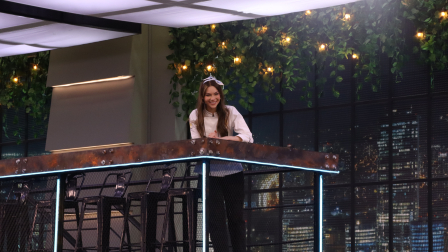 Mara Topic sube al balcón y es la primera en el Top 6 de MasterChef Celebrity Ecuador.