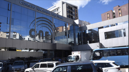 Informes del CNE recomiendan la cancelación de dos movimientos políticos.