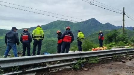 El cuerpo sin vida de Héctor Enríquez fue hallado en una quebrada ubicada en la vía Alóag-Santo Domingo.