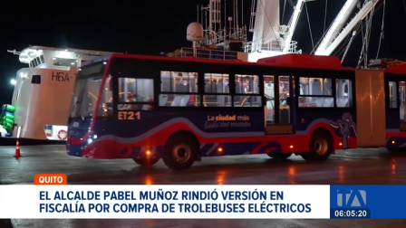 Muñoz acudió a rendir versión en Fiscalía en la investigación por  la adquisición de trolebuses eléctricos. Denunció que el proceso es una persecución política. Un reportaje de Stephany Paz
