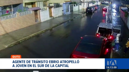 El uniformado de la AMT impactó a un joven en el sur de Quito; la familia de la víctima denuncia que el responsable no ha asumido los gastos médicos ni legales.