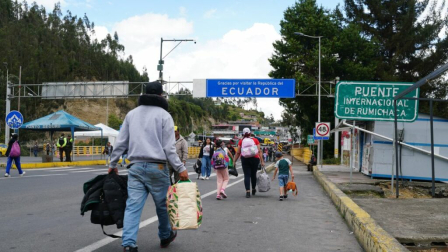 El puente de Rumichaca se abre luego de 19 días de protestas por la guerra arancelaria.