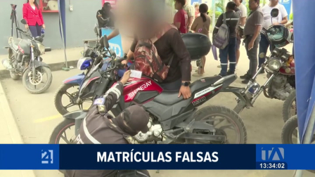 La intervención policial revela graves irregularidades en la base de datos y en la revisión física de vehículos; la entidad permanece bajo control estatal.