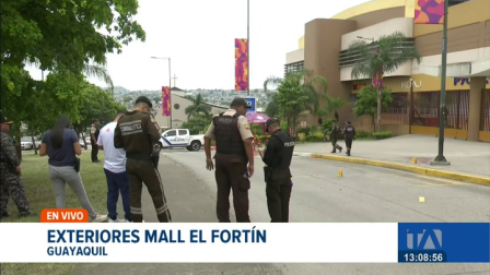 El ataque armado sembró el pánico entre los clientes del centro comercial este sábado en la zona noroeste de Guayaquil. Un reportaje de Ever Moreira