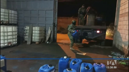 Las FF. AA. intensifican operativos en el límite con Colombia, donde decomisaron galones de combustible ilegal destinados al narcotráfico y la minería. Un repoprtaje de Bernarda Cevallos