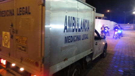 tres hombres fueron acribillados en el interior de un vehículo en el cantón Santa Lucía