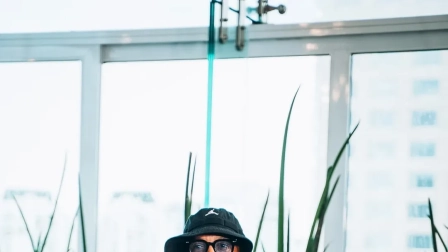 Ronaldinho, exseleccionado brasileño, incursiona con la industria musical con Tu Música.