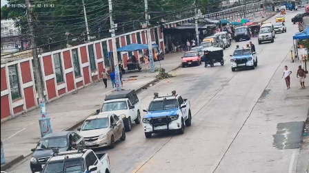 A través de las cámaras de video vigilancia se detectó la presencia de hombres armados en el cementerio.