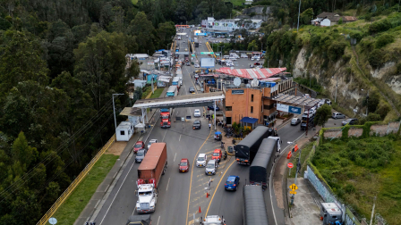 Intercambio comercial entre Ecuador y Colombia en el puente internacional Rumichaca