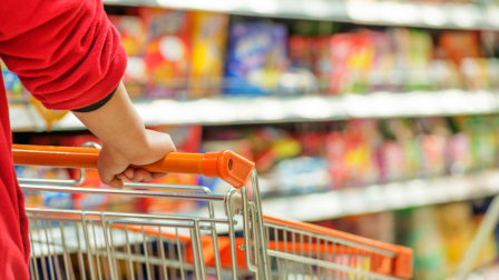 Productos básicos ahora gravarán IVA del 15%, según reclasificación del SRI.