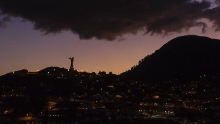 Un repentino corte de luz se registró en Quito la noche de este jueves 2 de abril de 2026.