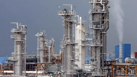 Vista panorámica de la petroquímica de Pars Sur, el mayor yacimiento de gas del mundo.