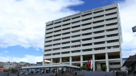 Portesta de trabajadores de limpieza del Hospital Eugenio Espejo