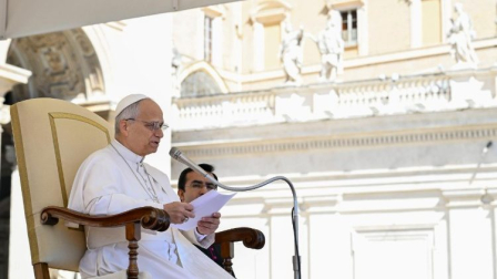 El Papa celebra la noticia del alto el fuego en Oriente Medio y pide a todas las partes que entablen un diálogo prolongado para poner fin al conflicto.