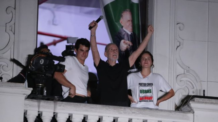 Ricardo Belmont encabeza cierre de campaña de OBRAS en la plaza San Martín