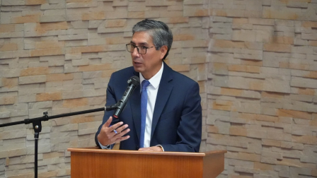 El juez Raúl Llasag Fernández presentó su renuncia irrevocable a la Corte Constitucional