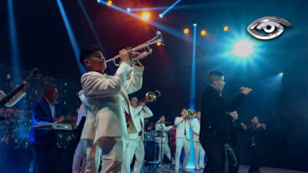 Con casi ocho décadas de trayectoria, la “mamá de las bandas”, originaria de Patate, ha llevado su música popular dentro y fuera del país. Contamos su historia y una curiosa anécdota: sus canciones llegaron hasta África, donde un grupo de niños de Uganda se hizo viral bailándolas en redes sociales.