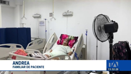 A un mes de la intervención oficial, persisten las denuncias por falta de insumos médicos; familiares de afiliados señalan largas esperas para acceder a hospitalización en la casa de salud de Guayaquil.