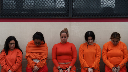 El Gobierno trasladó a 61 prisioneras peligrosas de nueve centros a la cárcel La Roca de Guayaquil este 8 de abril de 2026.