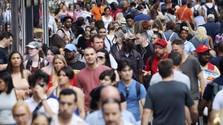 España alista un proceso de regularización para migrantes, entre ellos, ecuatorianos