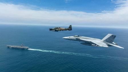El portaviones de Estados Unidos, USS Nimitz, durante sus operaciones en el mar ecuatoriano, el 9 de abril de 2026.