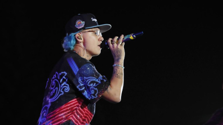 Cantante colombiano de género urbano Blessd, durante un concierto en el Parque Simón Bolívar, en Bogotá.