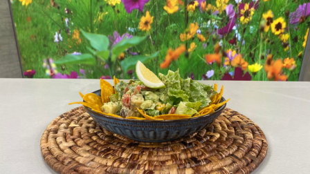 Este viernes 10 de abril del 2026 preparamos taco salad, junto al chef Felipe Campana.