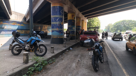 Dos policías fueron asesinados en la vía a la Costa, de Guayaquil. El procedimiento de investigación obligó al cierre temporal de la avenida.